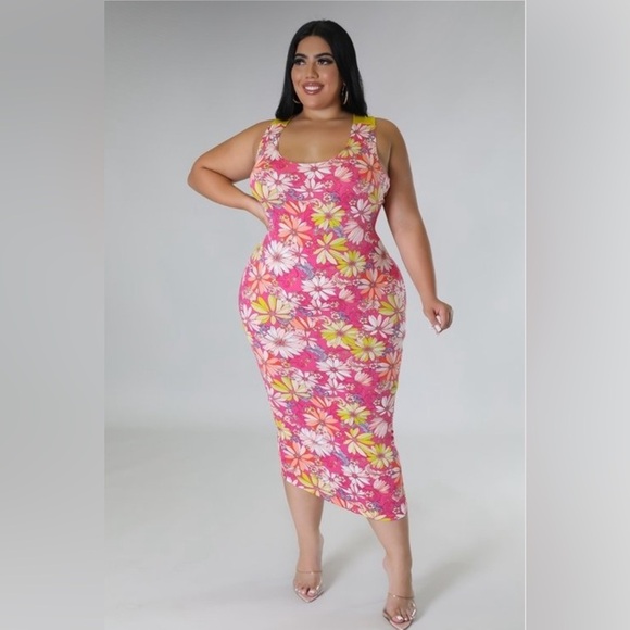 Plus Size Pink Floral Cut Out Self Tie Back Closure Midi Dress - Picture 4 of 13